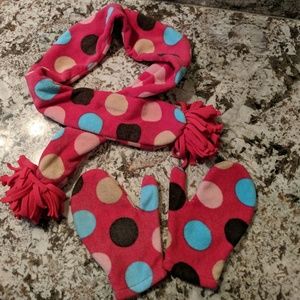 GAP girls scarf 🧣and mittens🧤